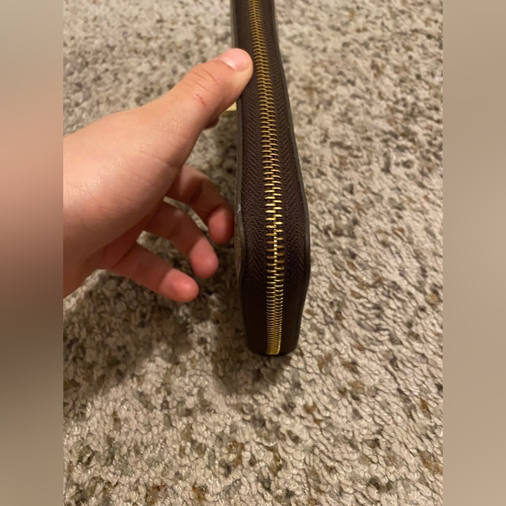 Gucci wallet !! - Picture 5 of 8